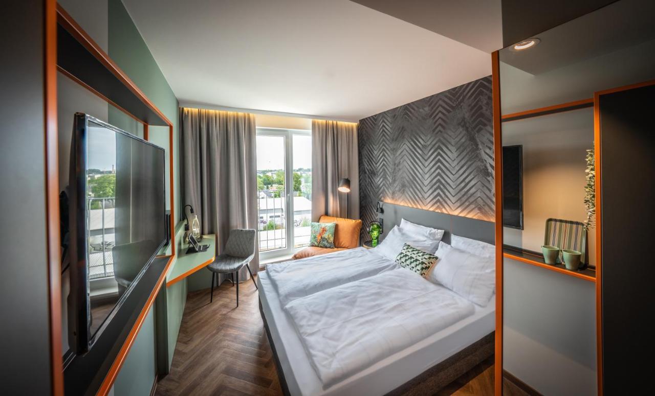 Loginn Hotel Berlin Airport Экстерьер фото