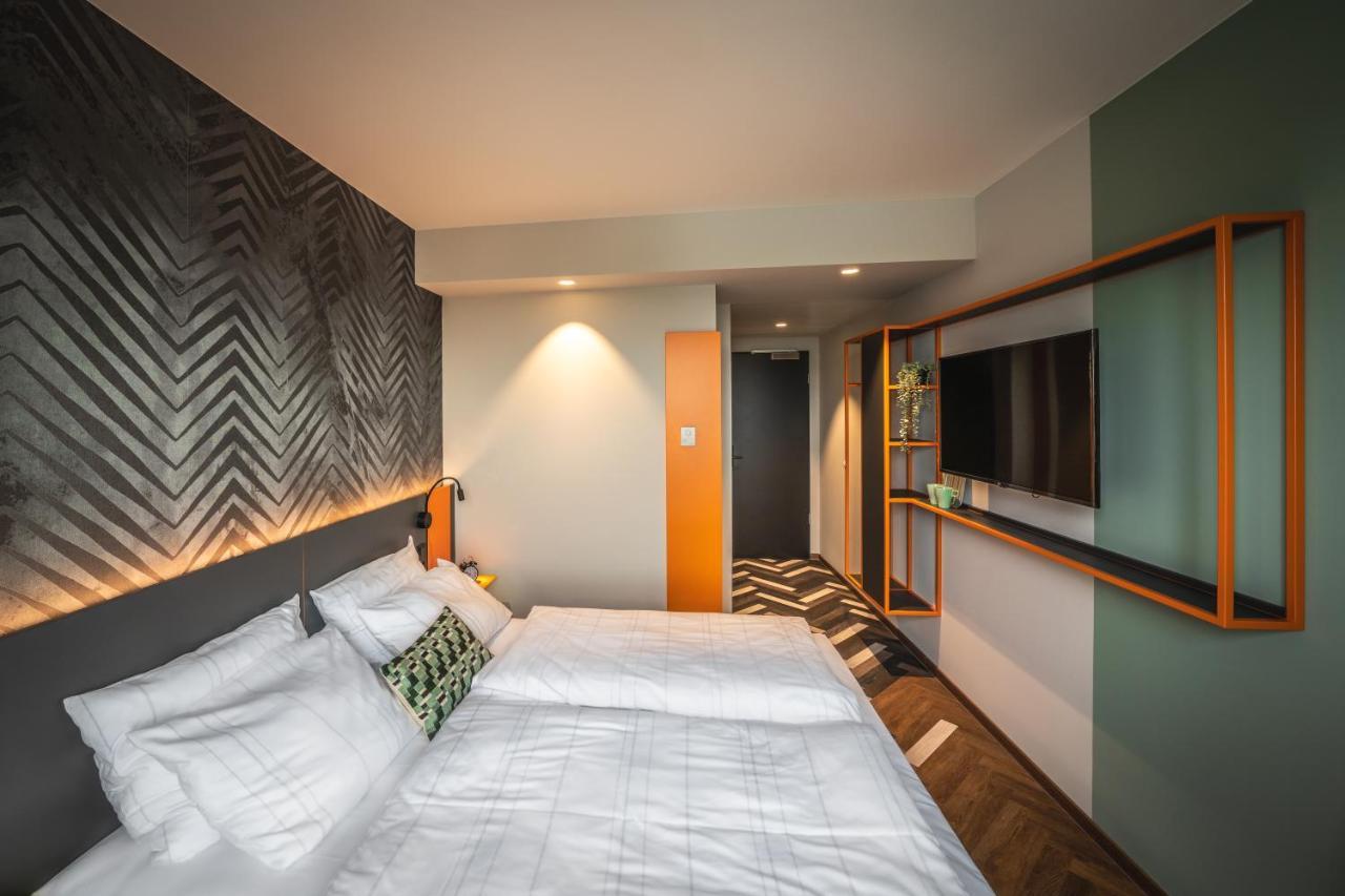 Loginn Hotel Berlin Airport Экстерьер фото