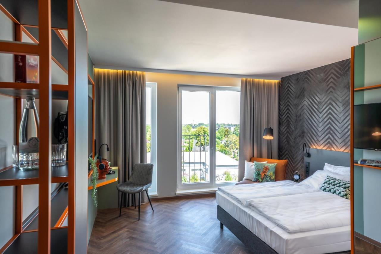 Loginn Hotel Berlin Airport Экстерьер фото