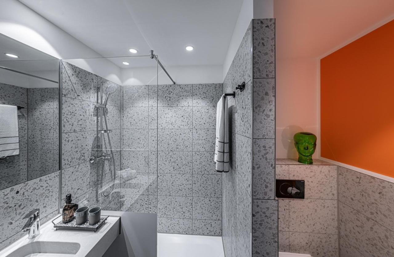 Loginn Hotel Berlin Airport Экстерьер фото
