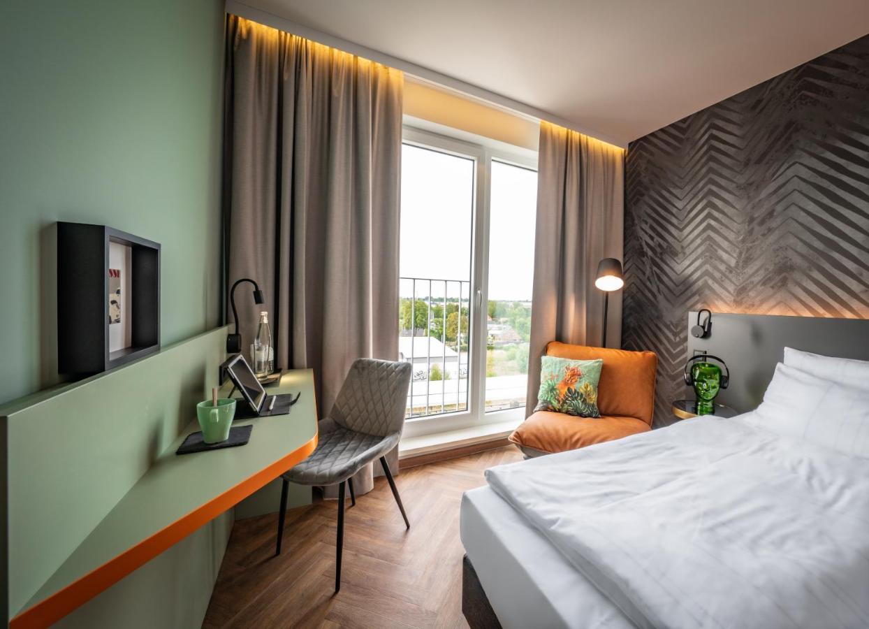 Loginn Hotel Berlin Airport Экстерьер фото