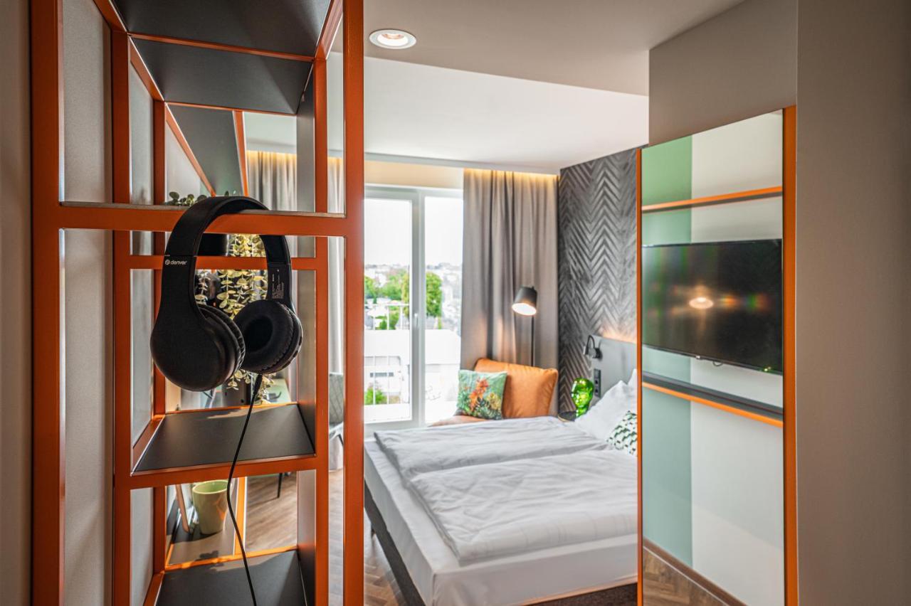 Loginn Hotel Berlin Airport Экстерьер фото