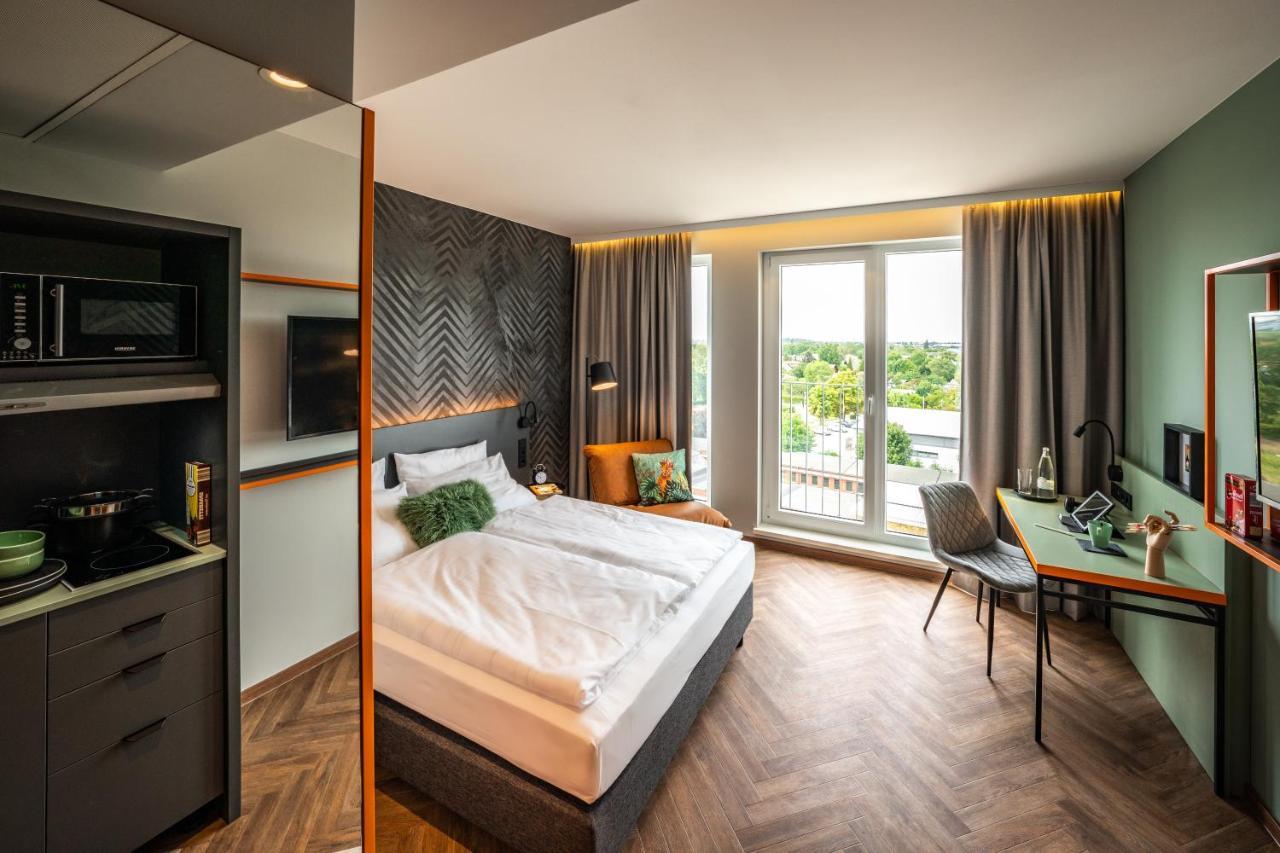 Loginn Hotel Berlin Airport Экстерьер фото