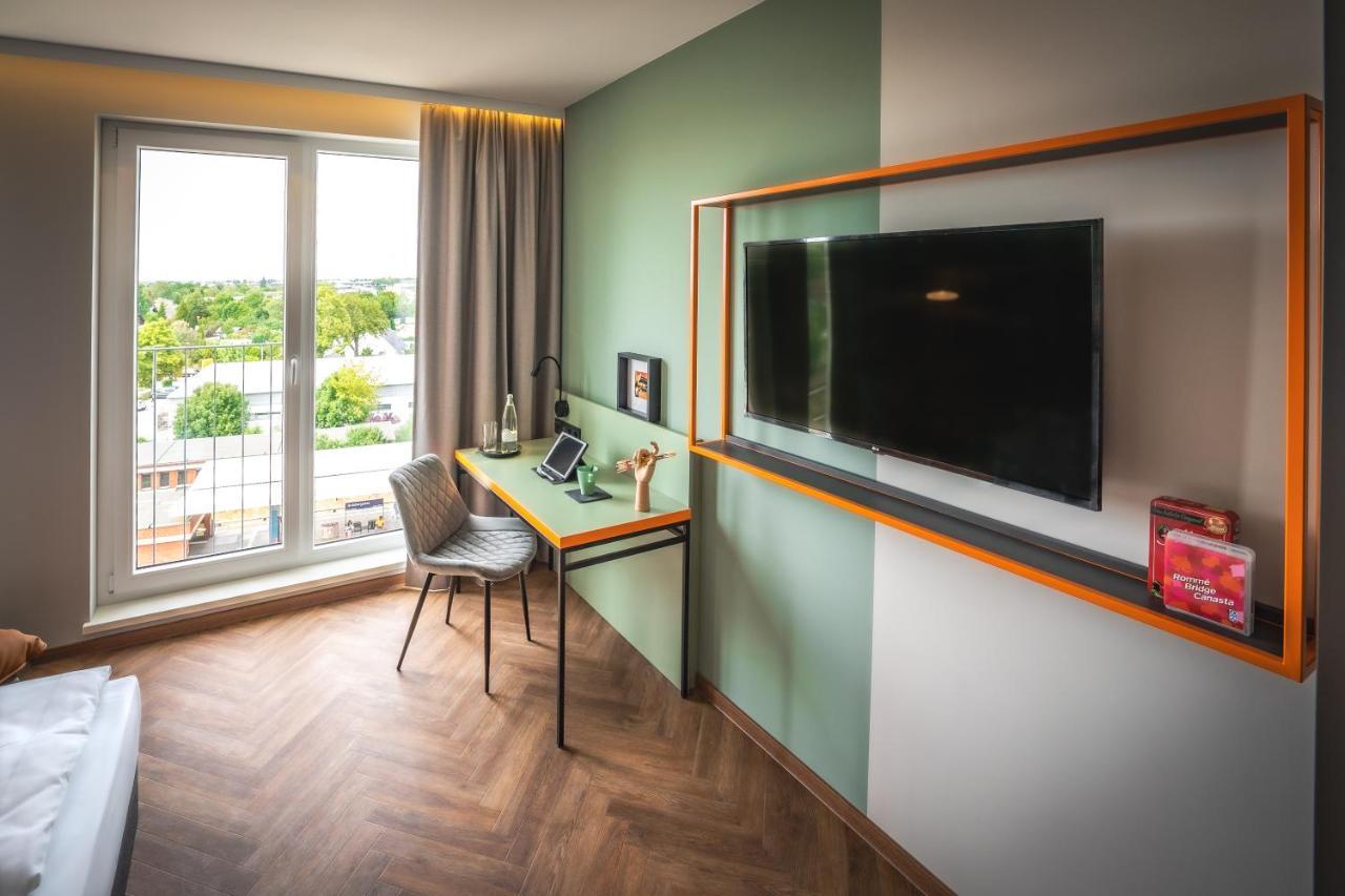 Loginn Hotel Berlin Airport Экстерьер фото