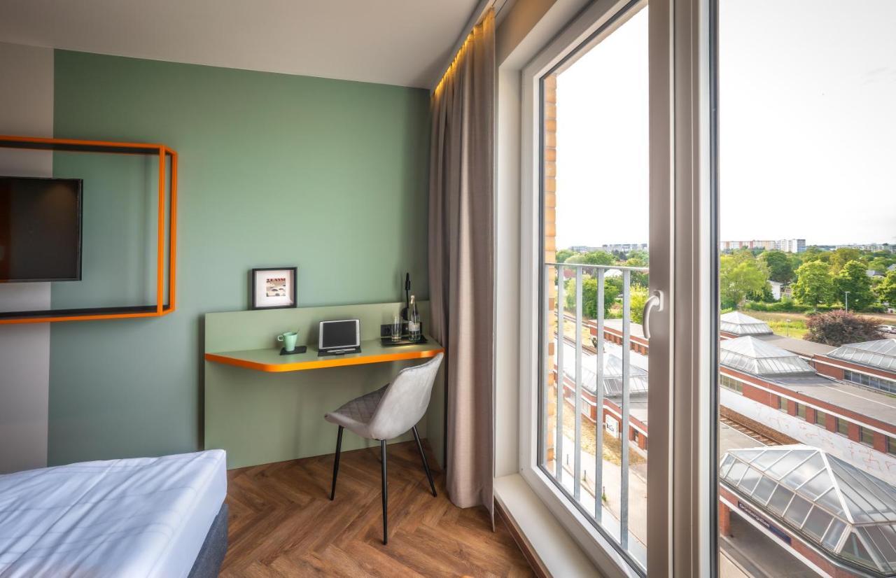 Loginn Hotel Berlin Airport Экстерьер фото
