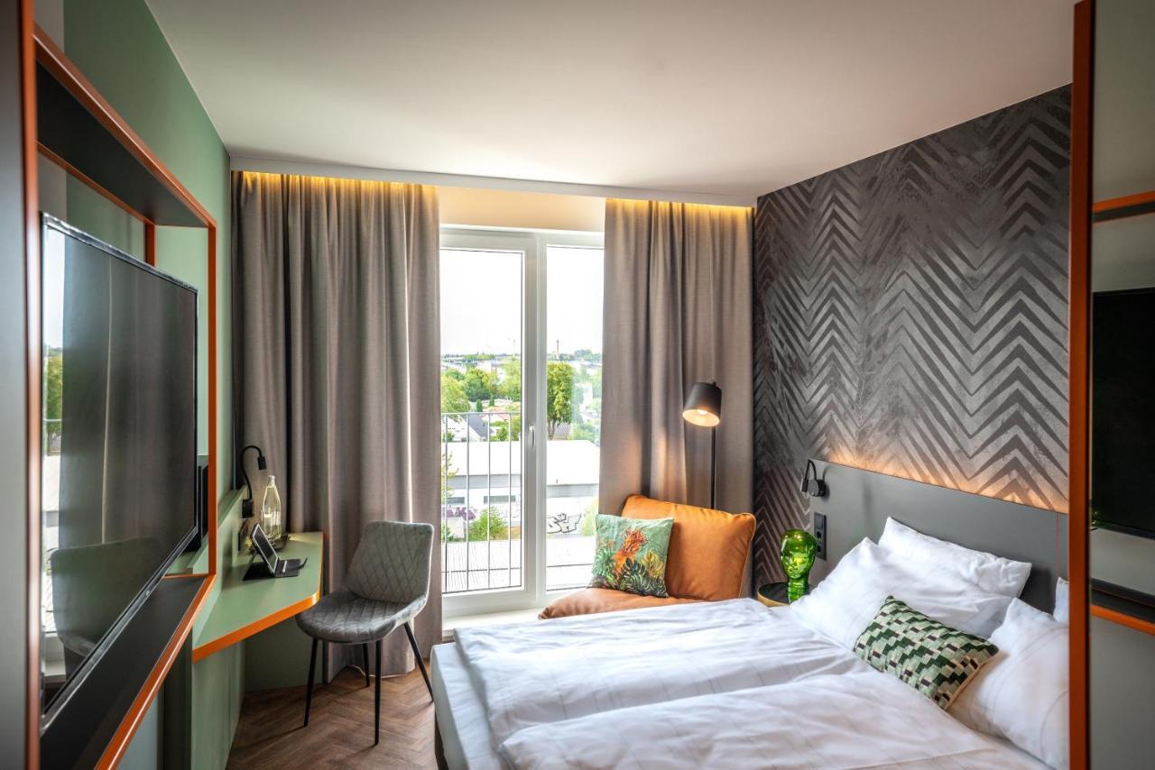 Loginn Hotel Berlin Airport Экстерьер фото