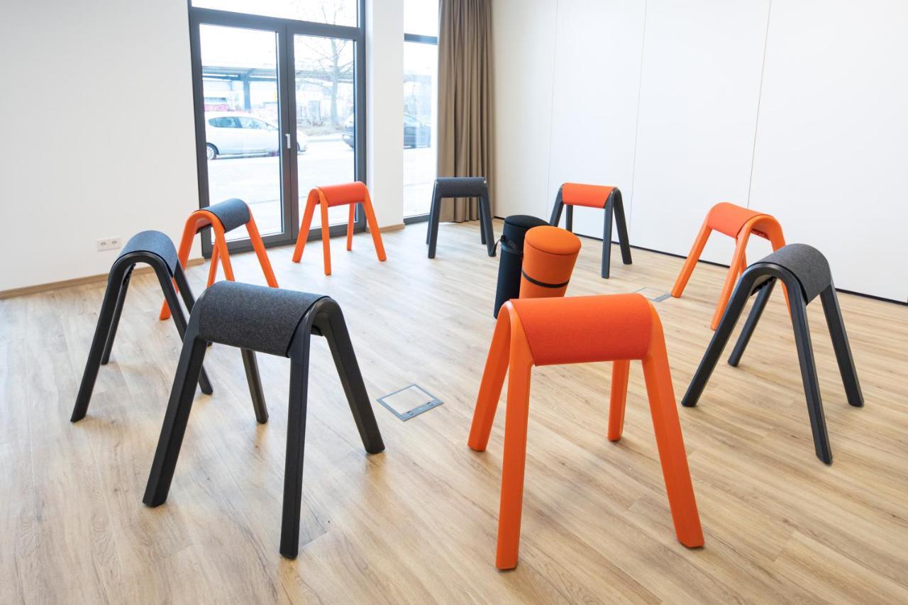 Loginn Hotel Berlin Airport Экстерьер фото