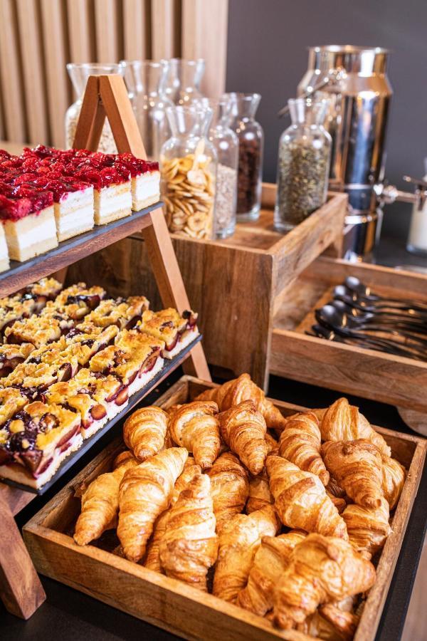 Loginn Hotel Berlin Airport Экстерьер фото
